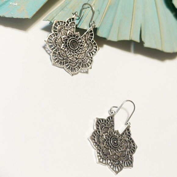 #895 Anthro antique silver flower earrings - Picture 3 of 5